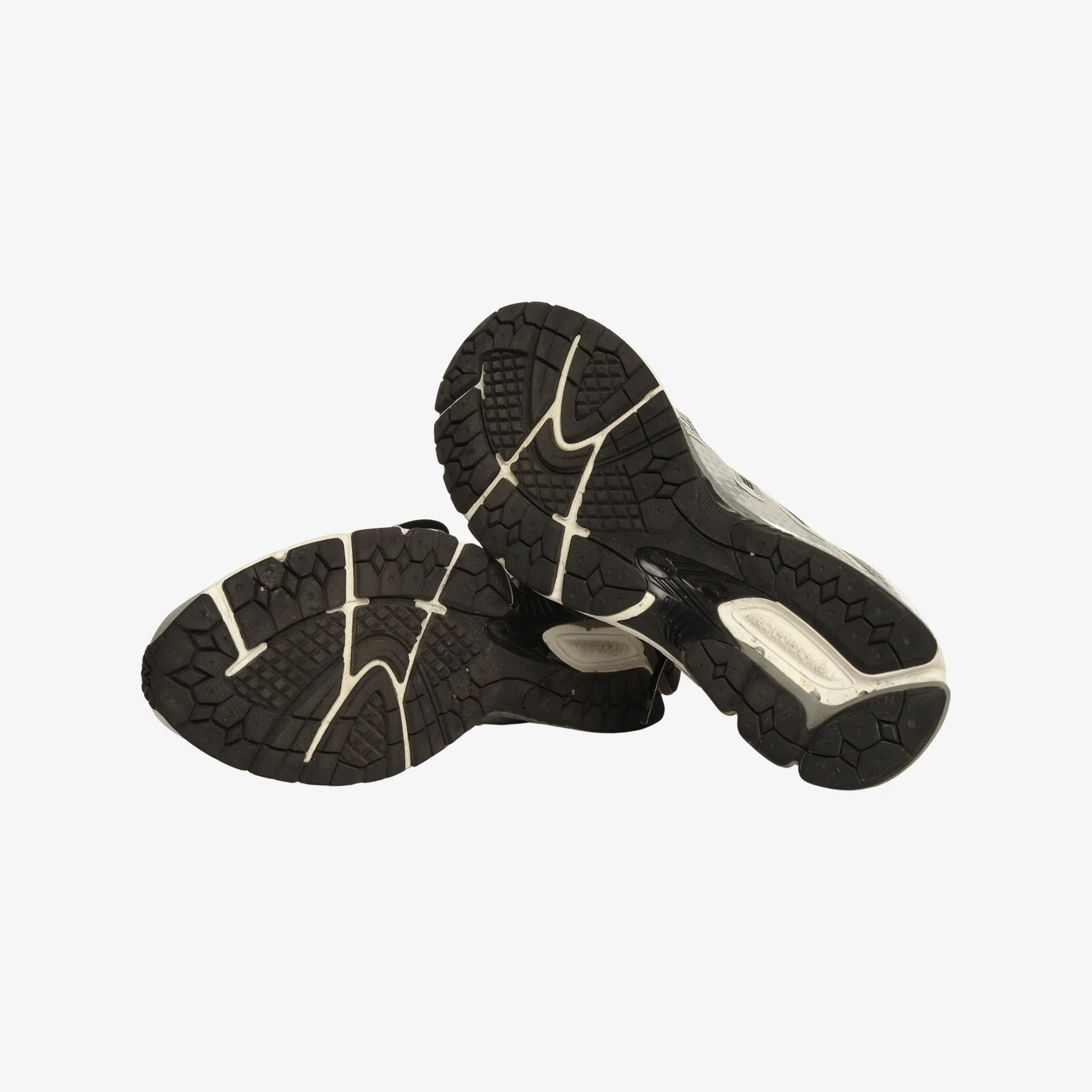 860v2 Sneakers - Image 4