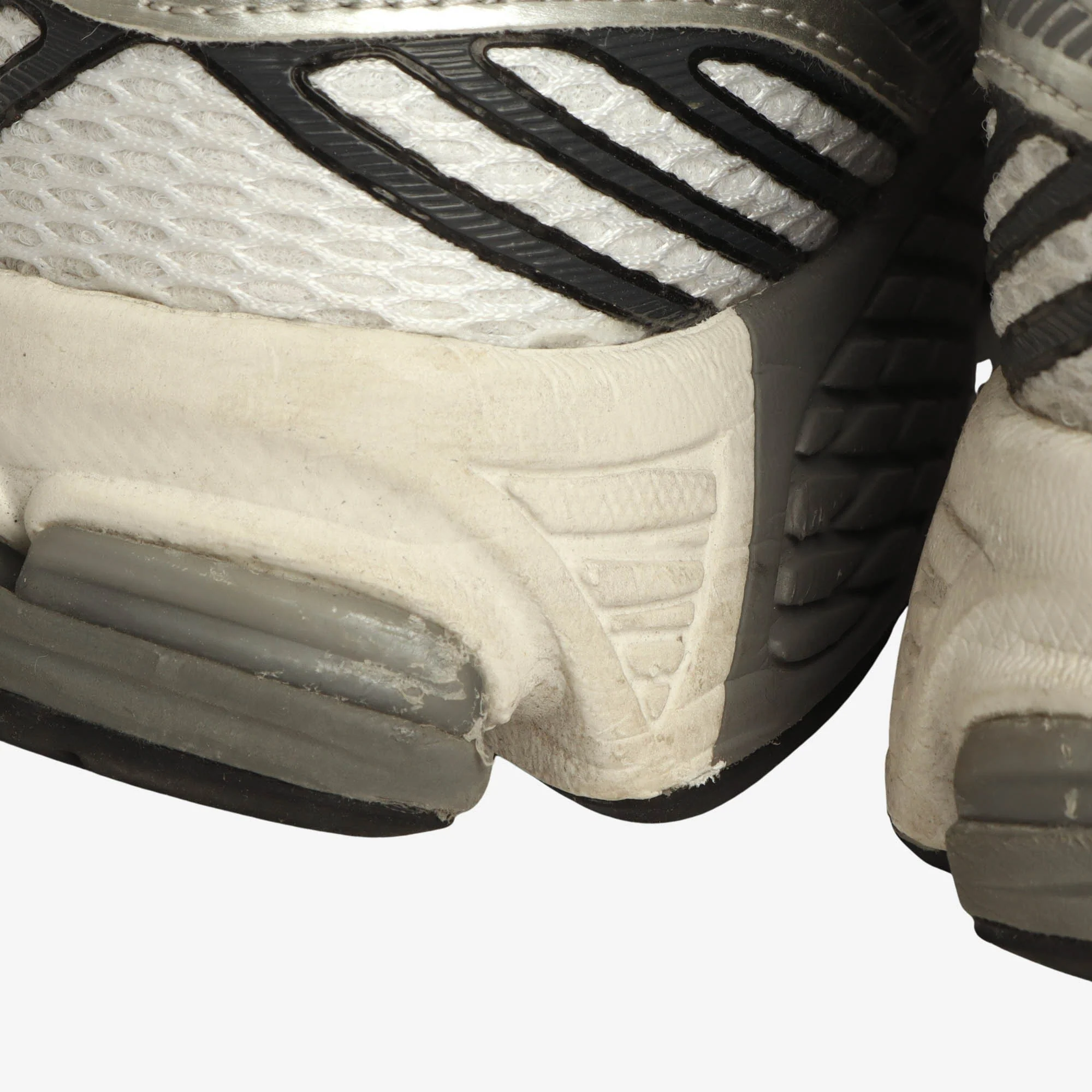 860v2 Sneakers - Image 6