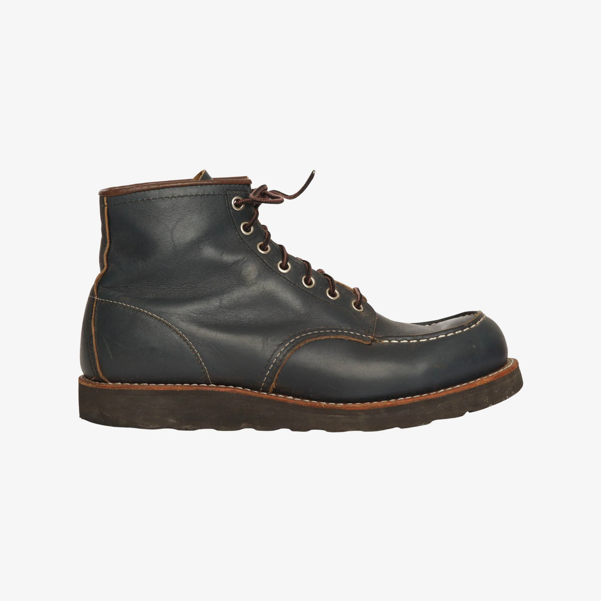 8882 Classic Moc Toe Boots