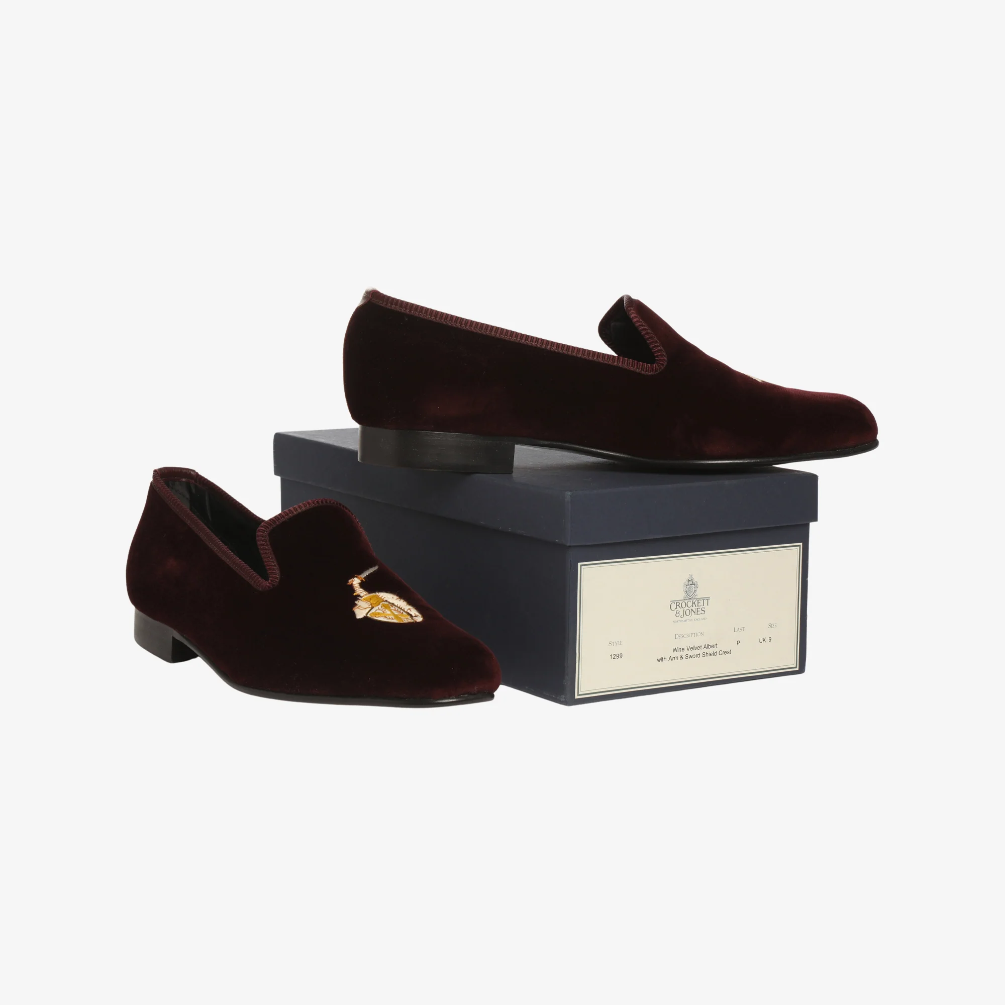 Crested Velvet Albert Slipper - Image 2