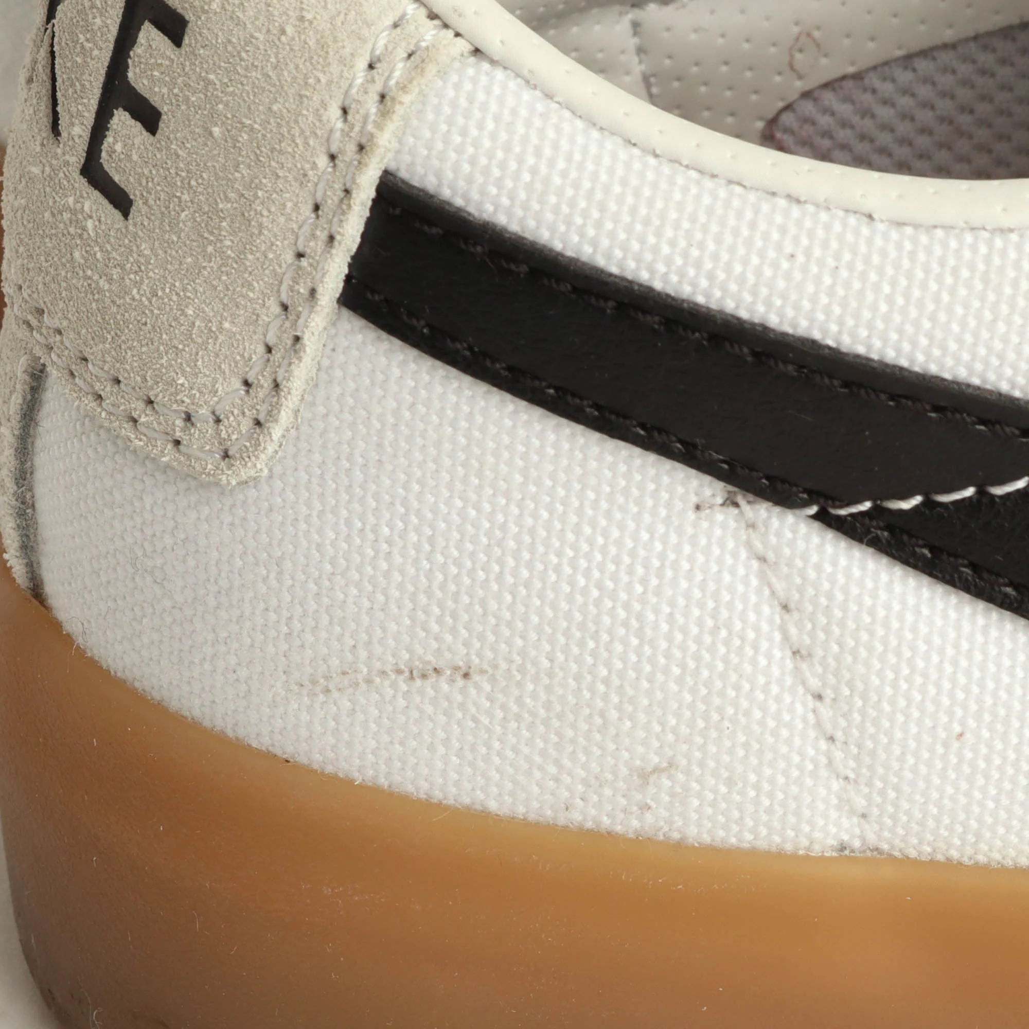 SB Blazer Low Pro GT Sneakers - Image 8